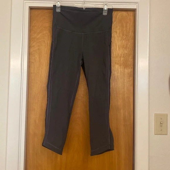 LULULEMON Wunder Under Crop (Hi-Rise) Awaken Full-On Luxtreme 21" size 8 - Picture 3 of 10